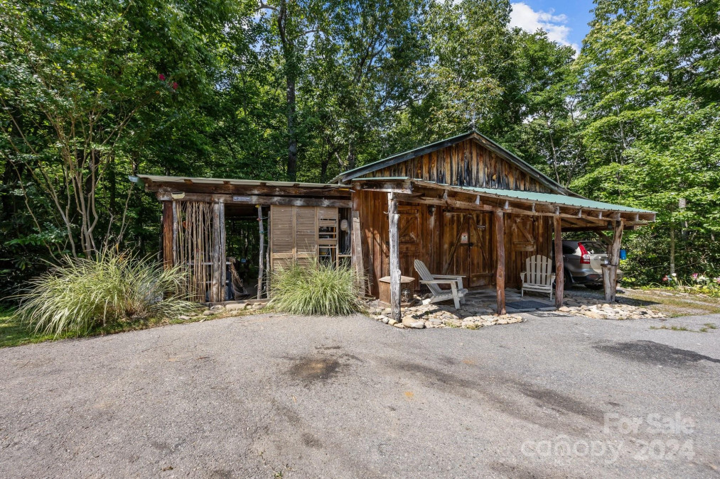 105 Chestnut Hill Rd Black Mountain, NC 28711