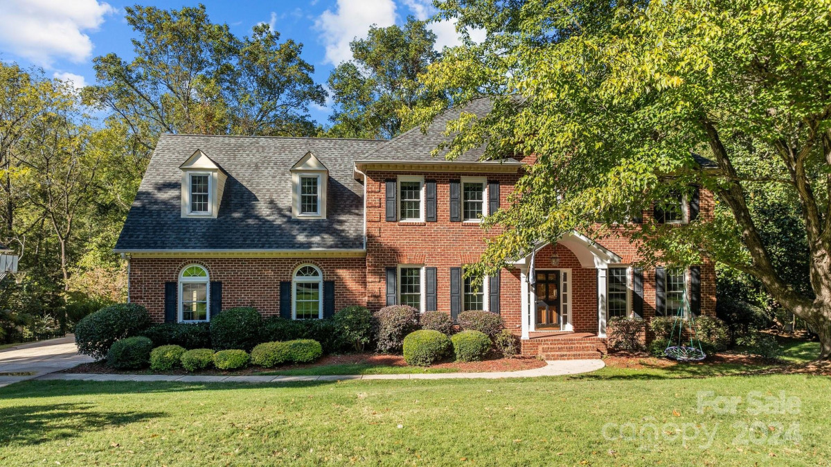 10707 Oak Pond Cir Charlotte, NC 28277