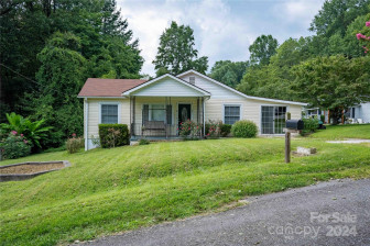 225 Norleon Ave Hendersonville, NC 28791