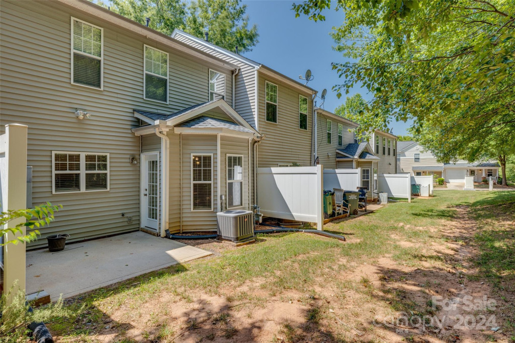 144 Deep Gap Ct Charlotte, NC 28217