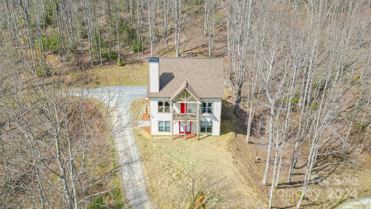 4823 Max Patch Rd Clyde, NC 28721