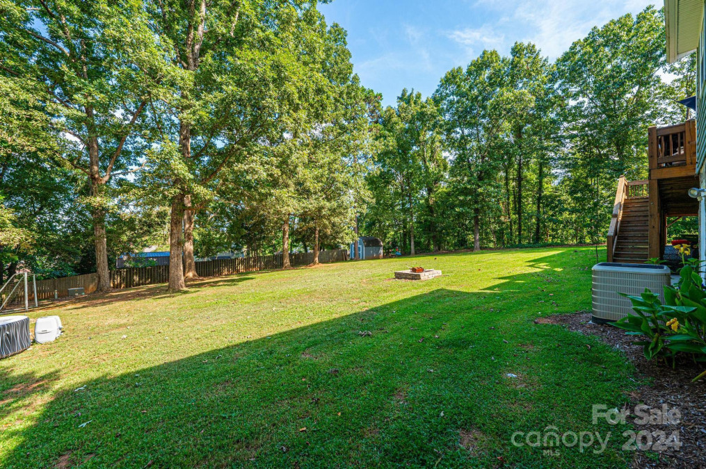 5468 Valley Run St Hickory, NC 28601