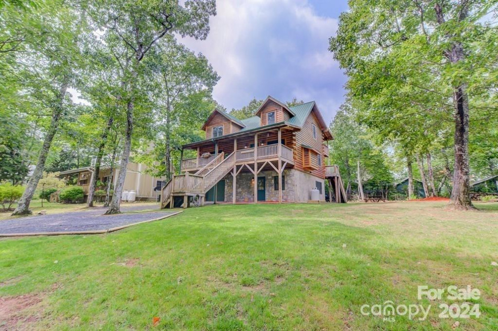 123 Chickadee Ln Maggie Valley, NC 28751