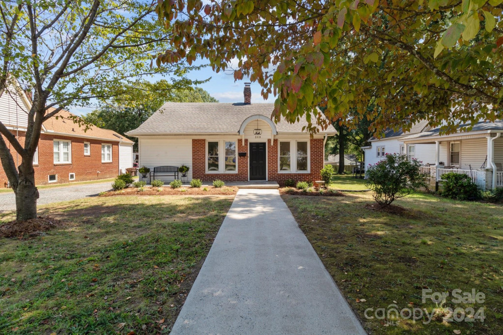 209 Ridge Ave Kannapolis, NC 28083