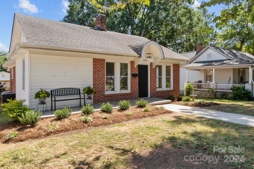 209 Ridge Ave Kannapolis, NC 28083