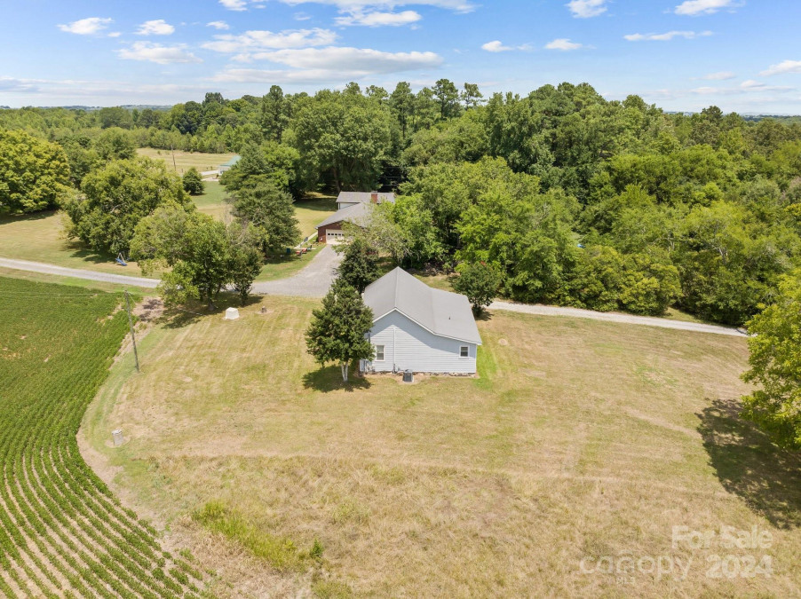 152 Pear Tree Dr Woodleaf, NC 27054