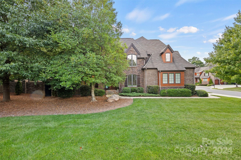 5942 Carmel Rd Charlotte, NC 28226