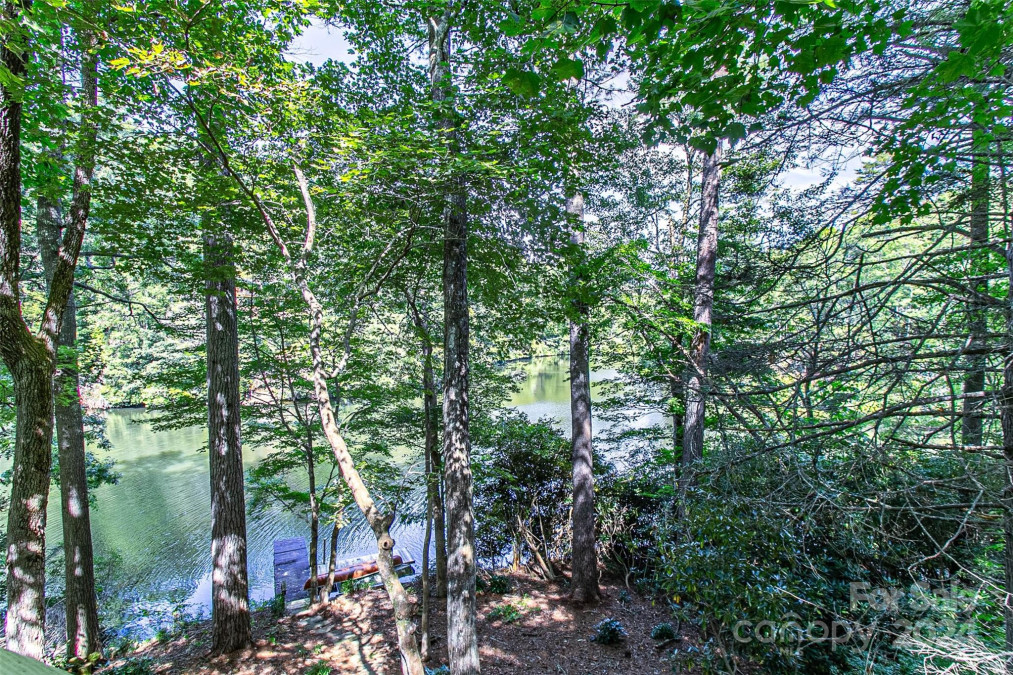 181 Hiwassee Rd Lake Toxaway, NC 28747