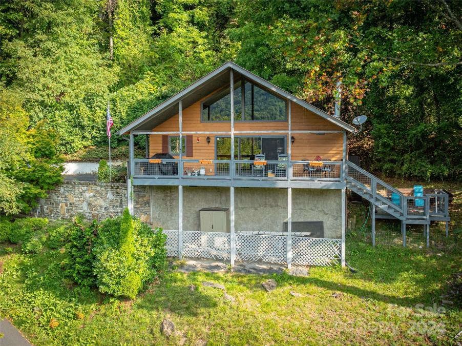 280 Silverleaf Cir Maggie Valley, NC 28751