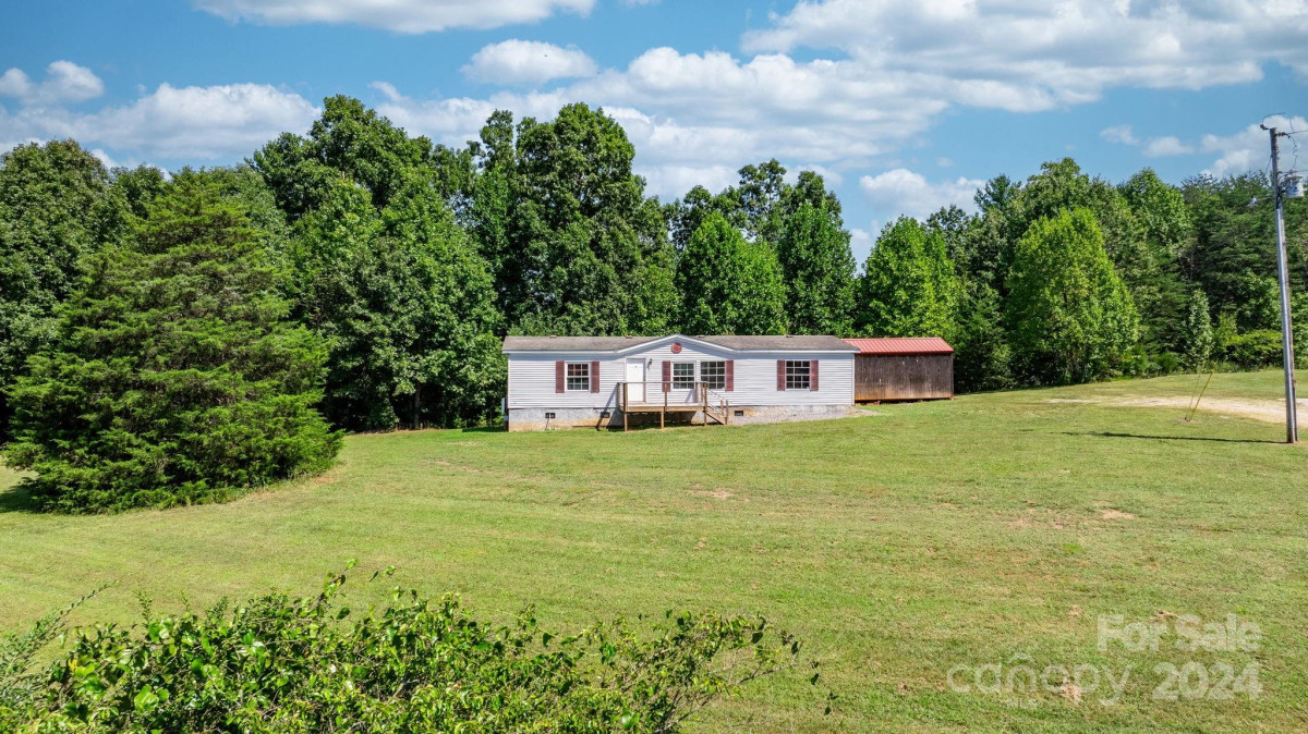 5325 Queens Creek Rd Hickory, NC 28602