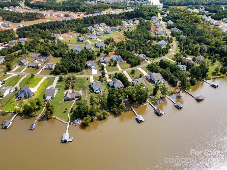 10378 Lakeshore Dr Lancaster, SC 29720