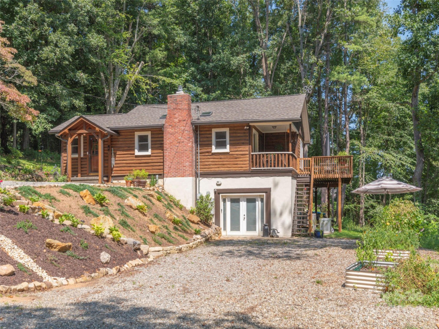 200 Stoney Knob Rd Weaverville, NC 28787