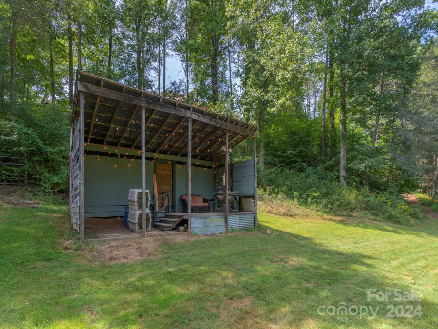 525 Silent Acres Rd Waynesville, NC 28785