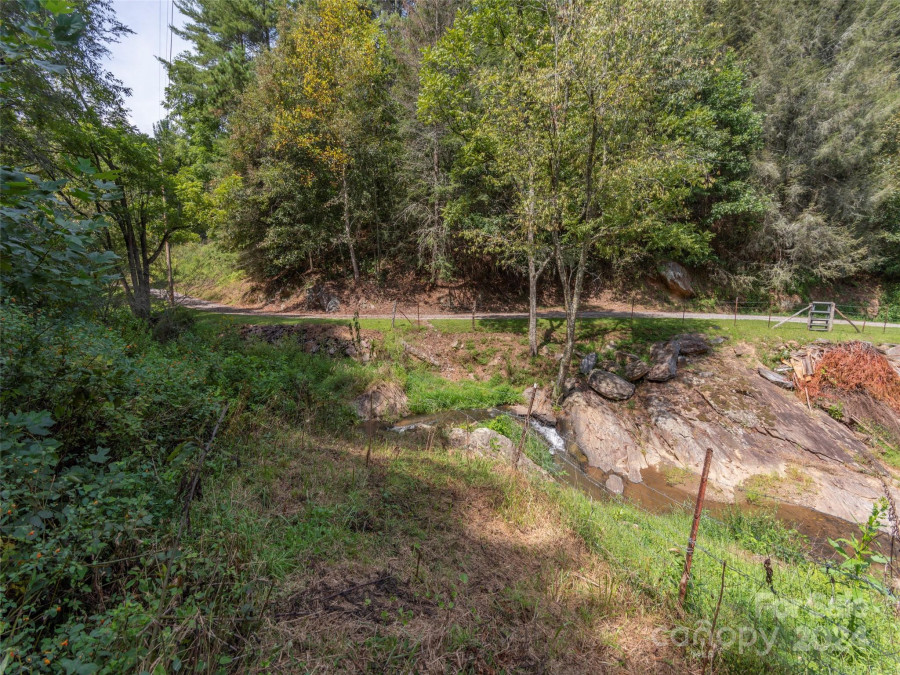 525 Silent Acres Rd Waynesville, NC 28785