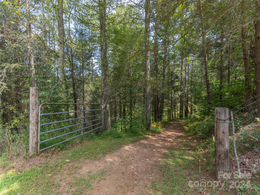 525 Silent Acres Rd Waynesville, NC 28785