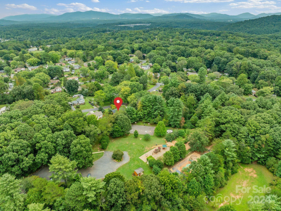 310 Foxcroft Dr Asheville, NC 28806