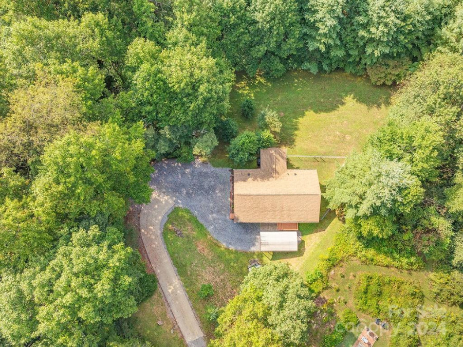 6 Pilgrim Ln Waynesville, NC 28785