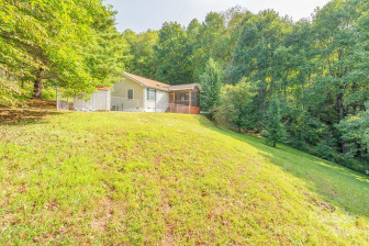 6 Pilgrim Ln Waynesville, NC 28785