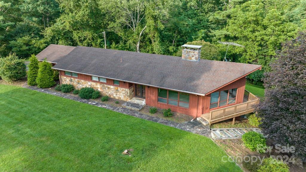 835 Ridge Rd Spruce Pine, NC 28777