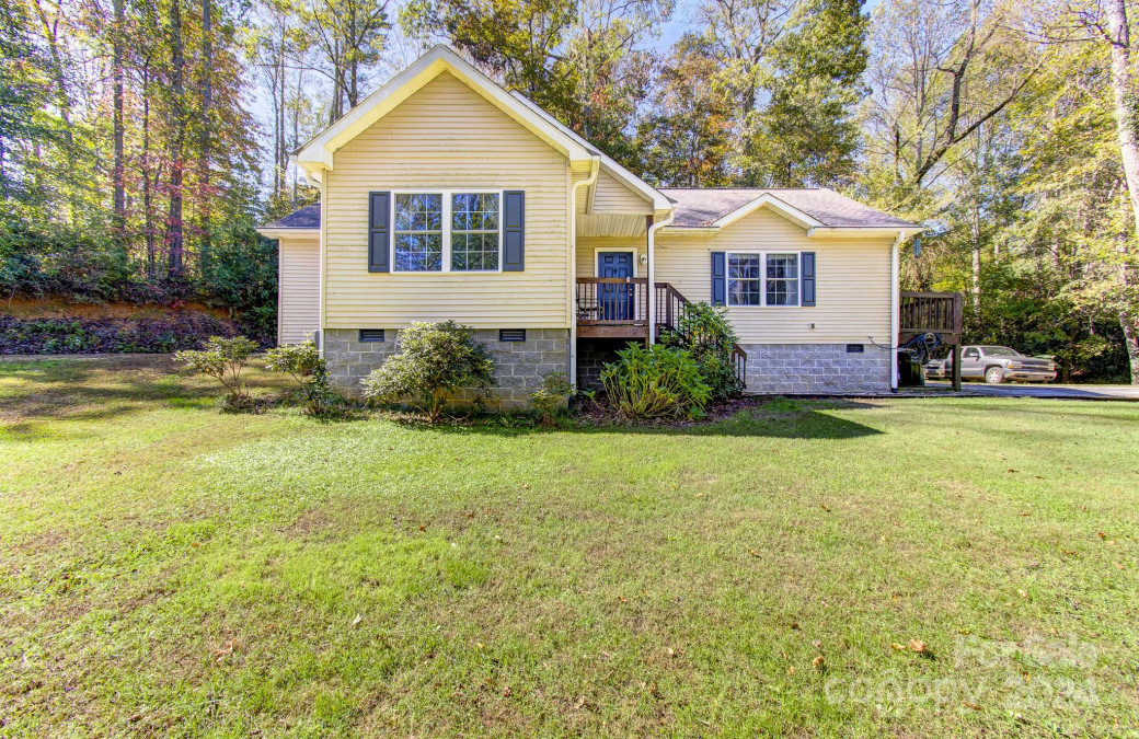 71 Cleo Ct Hendersonville, NC 28792