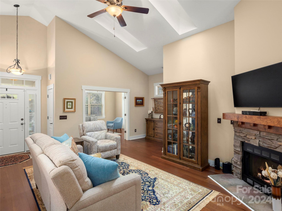 45 Brookstone Pl Candler, NC 28715