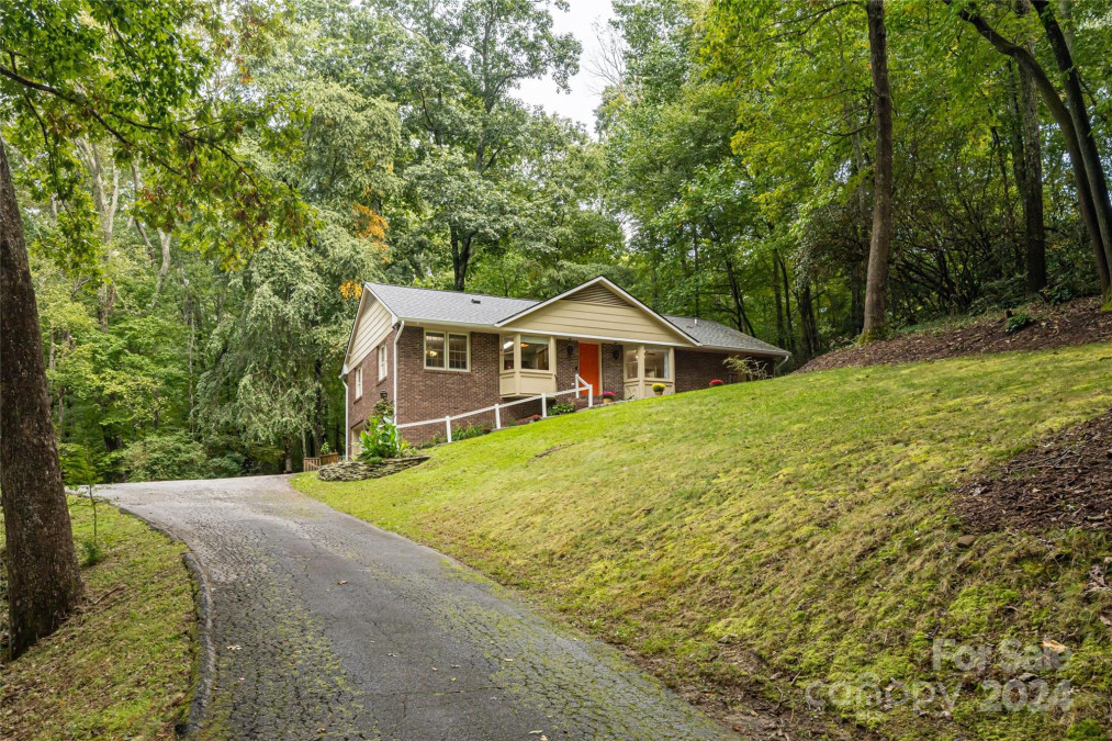 520 Oakwilde Dr Hendersonville, NC 28791