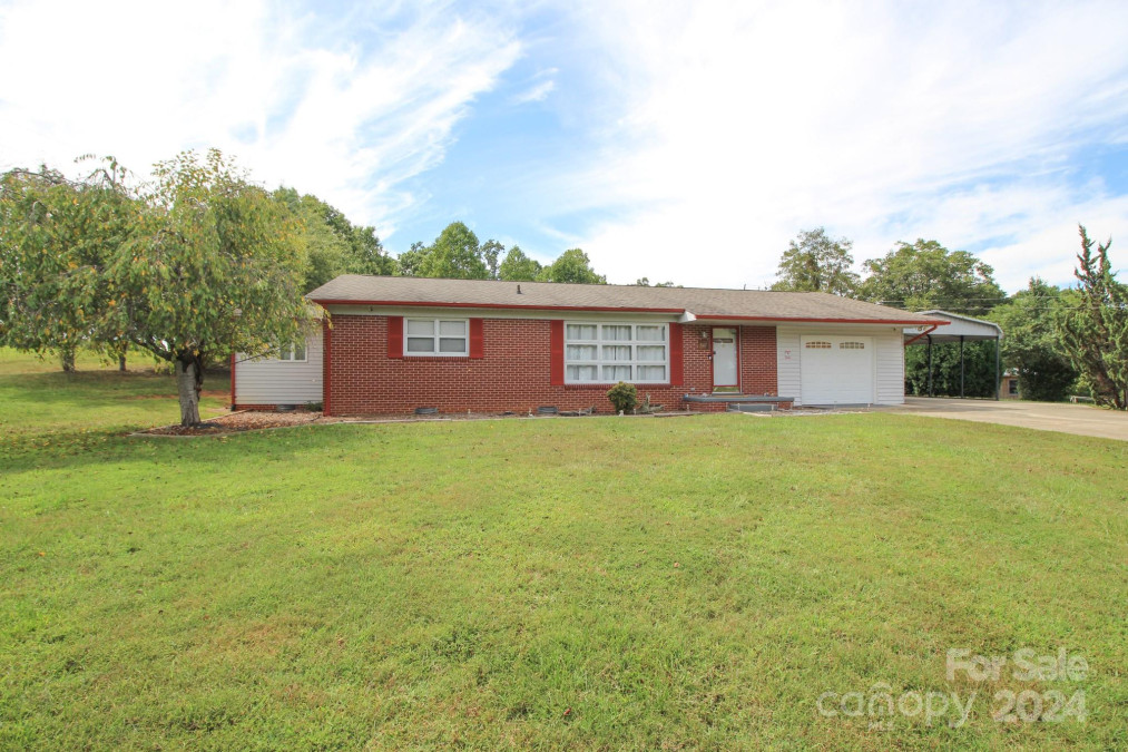 507 Pea Ridge St Morganton, NC 28655