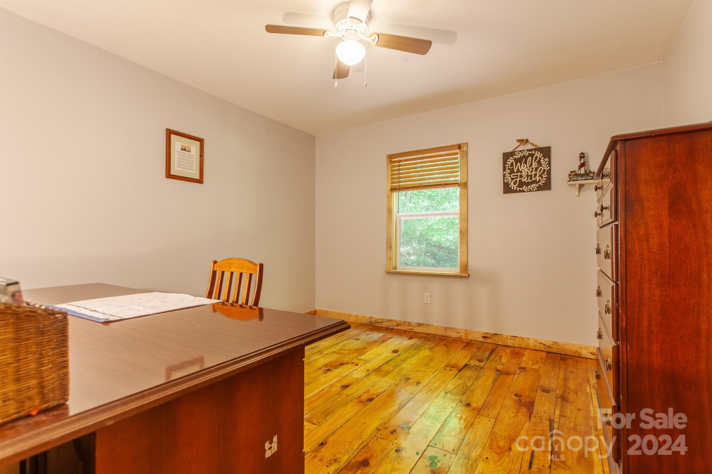 54 Covered Bridge Rd Robbinsville, NC 28771