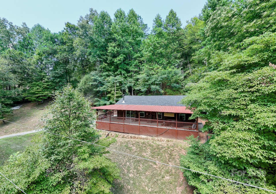 54 Covered Bridge Rd Robbinsville, NC 28771