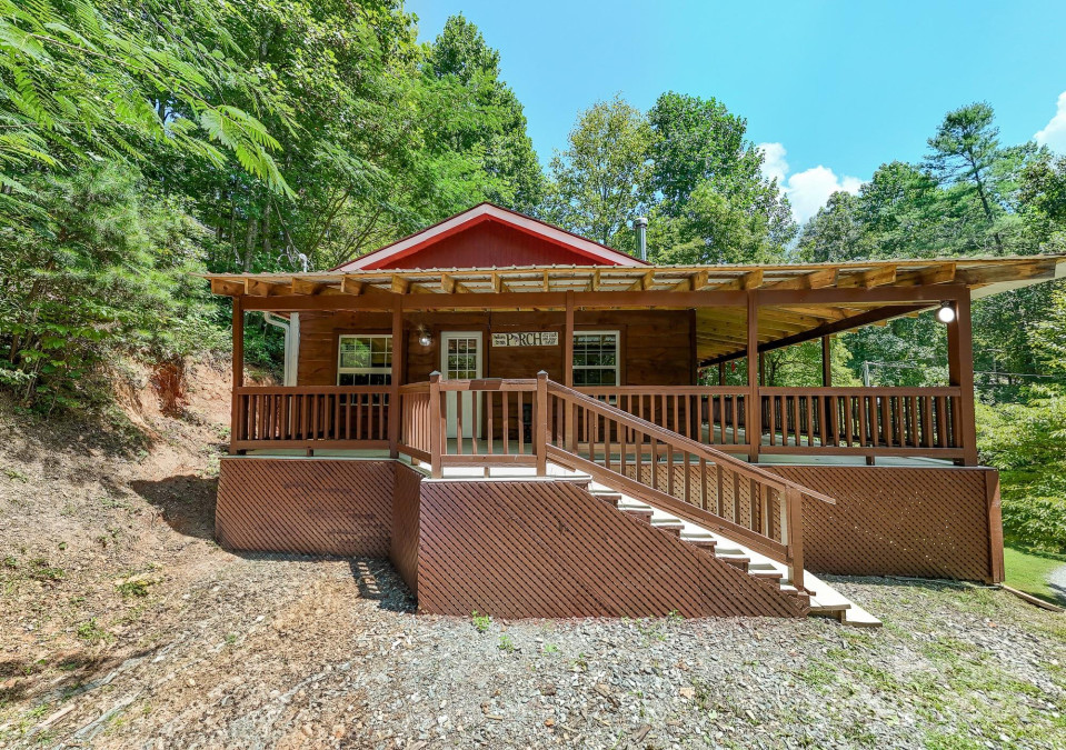 54 Covered Bridge Rd Robbinsville, NC 28771