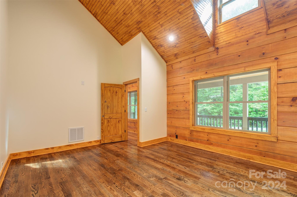 10 Leisure Way Weaverville, NC 28787