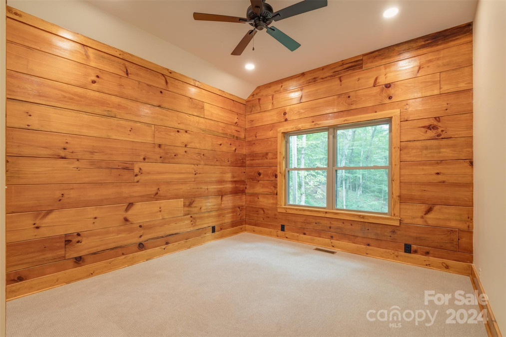 10 Leisure Way Weaverville, NC 28787