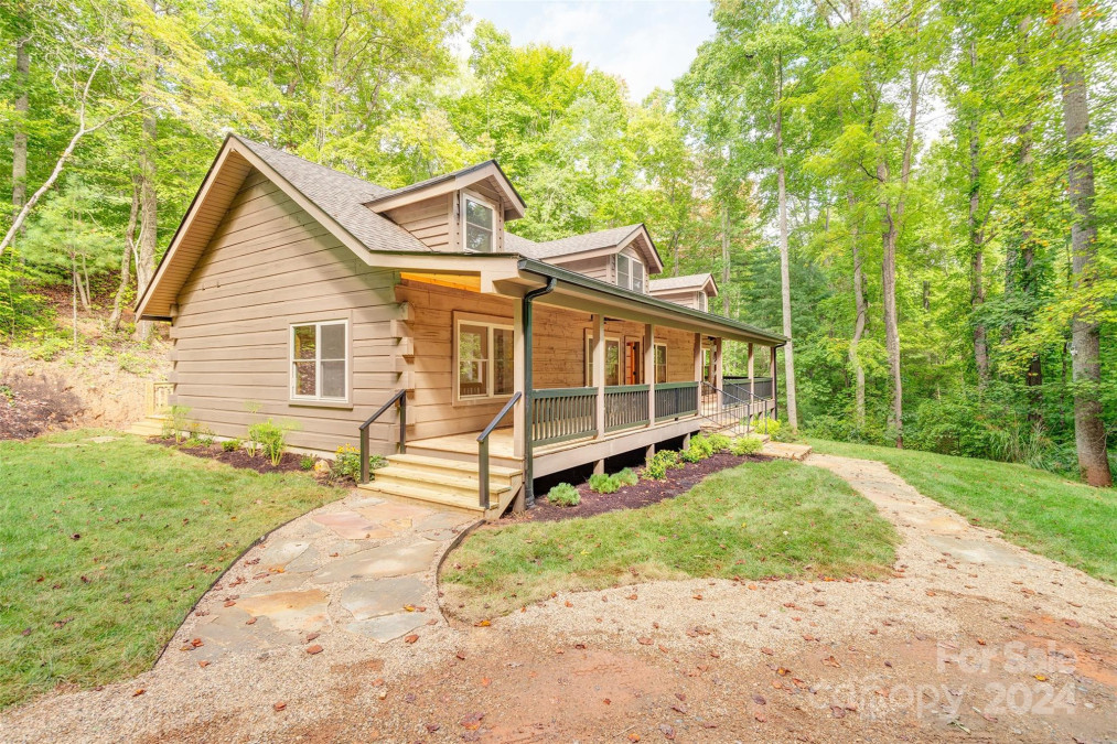 10 Leisure Way Weaverville, NC 28787