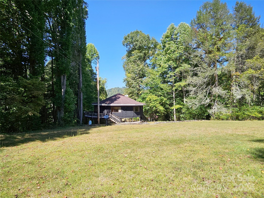 144 Lucille Ln Green Mountain, NC 28740