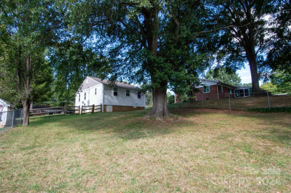 849 6th Ave Hickory, NC 28602