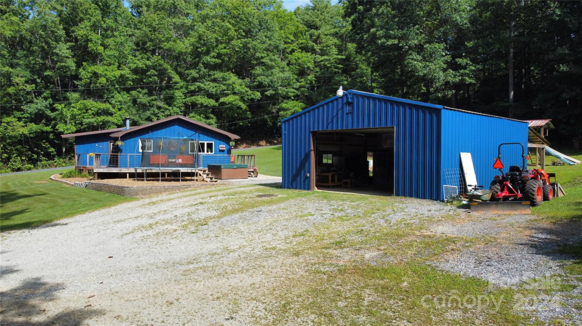 984 Prison Camp Rd Newland, NC 28657