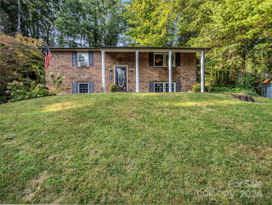 214 Hyder View Dr Hendersonville, NC 28791