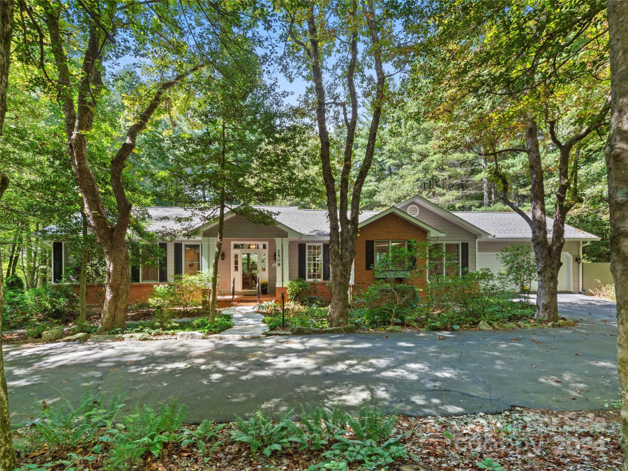 2509 Little River Rd Hendersonville, NC 28739