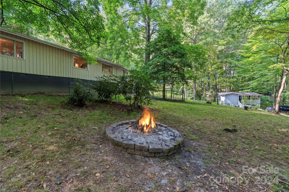 55 Belle Flower Cir Maggie Valley, NC 28751