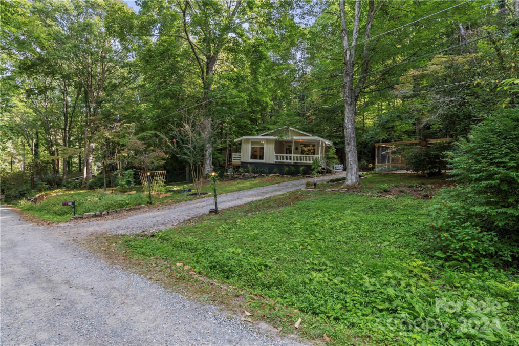 55 Belle Flower Cir Maggie Valley, NC 28751