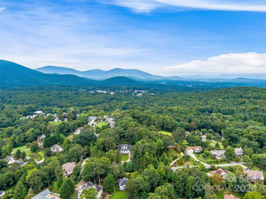 23 Clear Vista Dr Asheville, NC 28805