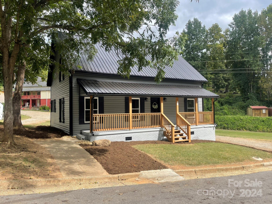 202 Hickory St Granite Falls, NC 28630