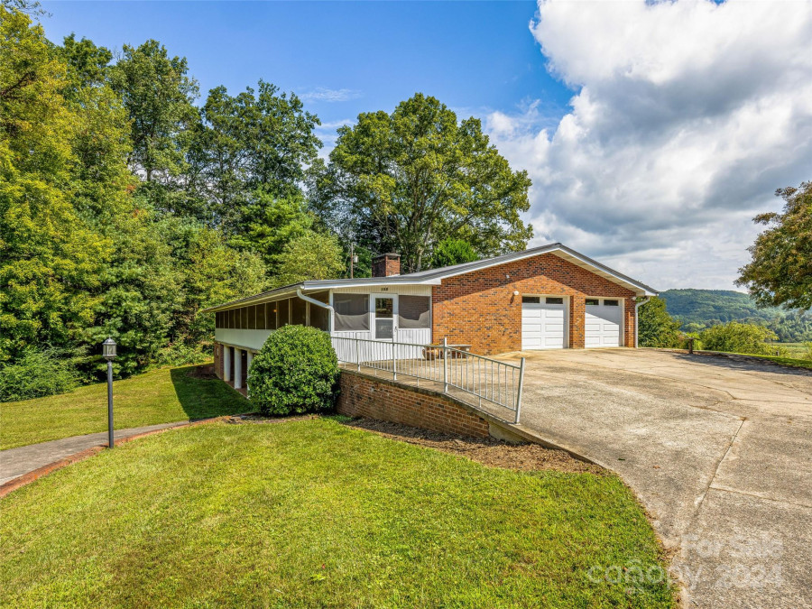 148 Kant Hardly Farm Dr Brevard, NC 28712