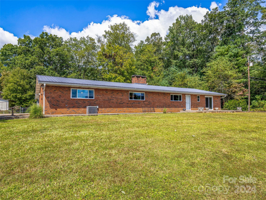 148 Kant Hardly Farm Dr Brevard, NC 28712