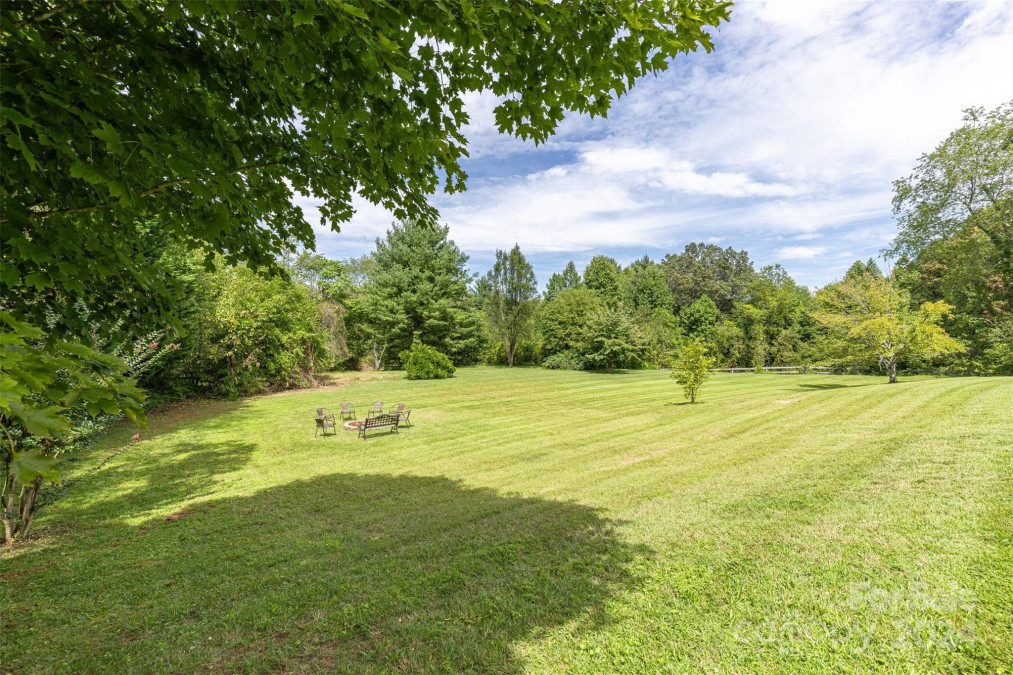 43 Frisbee Rd Leicester, NC 28748