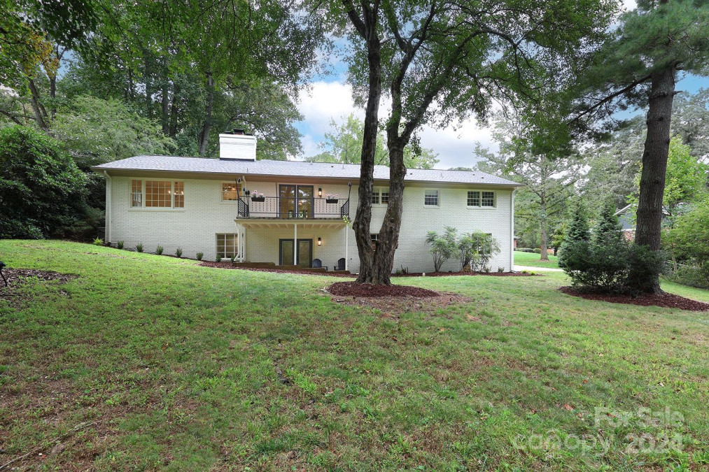 22 Pheasant Dr Asheville, NC 28803