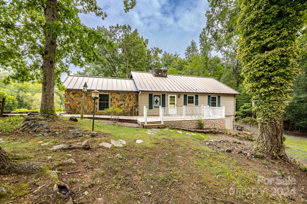 1221 Fairfield Rd Mount Gilead, NC 27371