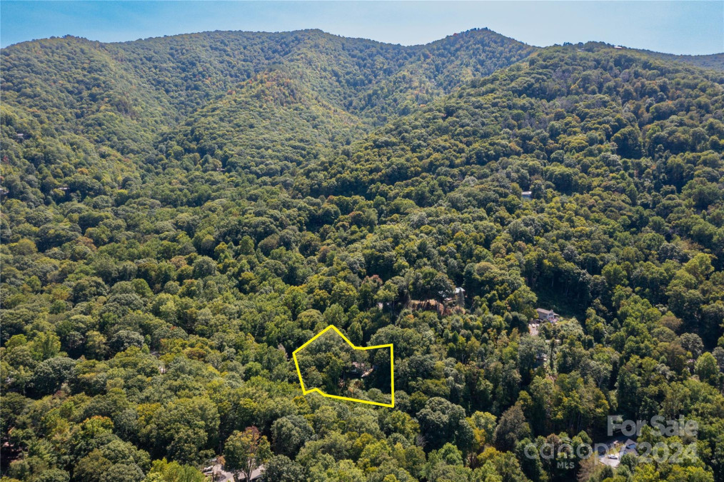 330 Overlook Dr Maggie Valley, NC 28751