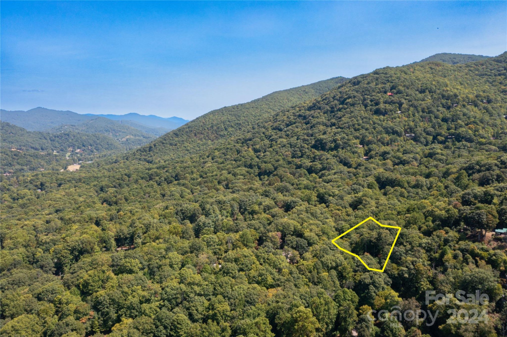 330 Overlook Dr Maggie Valley, NC 28751