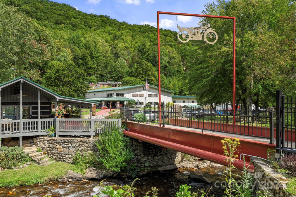 20 Birdsong Way Maggie Valley, NC 28751